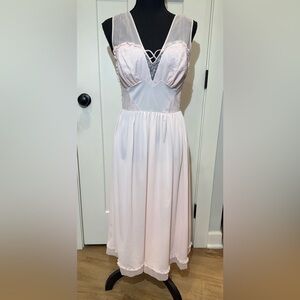 VTG MunSingwear size 34 pink nightgown